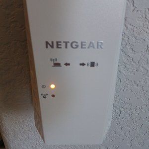 NETGEAR WIFI MESH RANGE EXTENDER EX7300 (Wall plug in)
